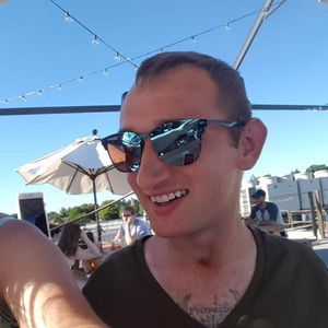 Meet your Posher, Kenneth